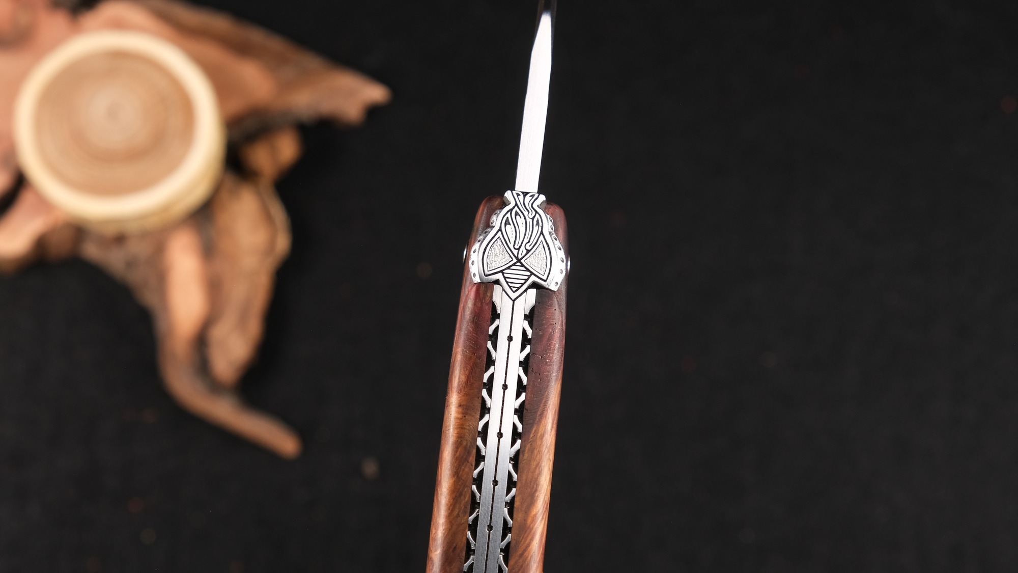 HALBUNIKAT: Laguiole Taschenmesser Mickael Ginisty, Edition JARES 10, Amboina, brosse, guillochierte Biene, plein Taschenmesser - Handmade in France