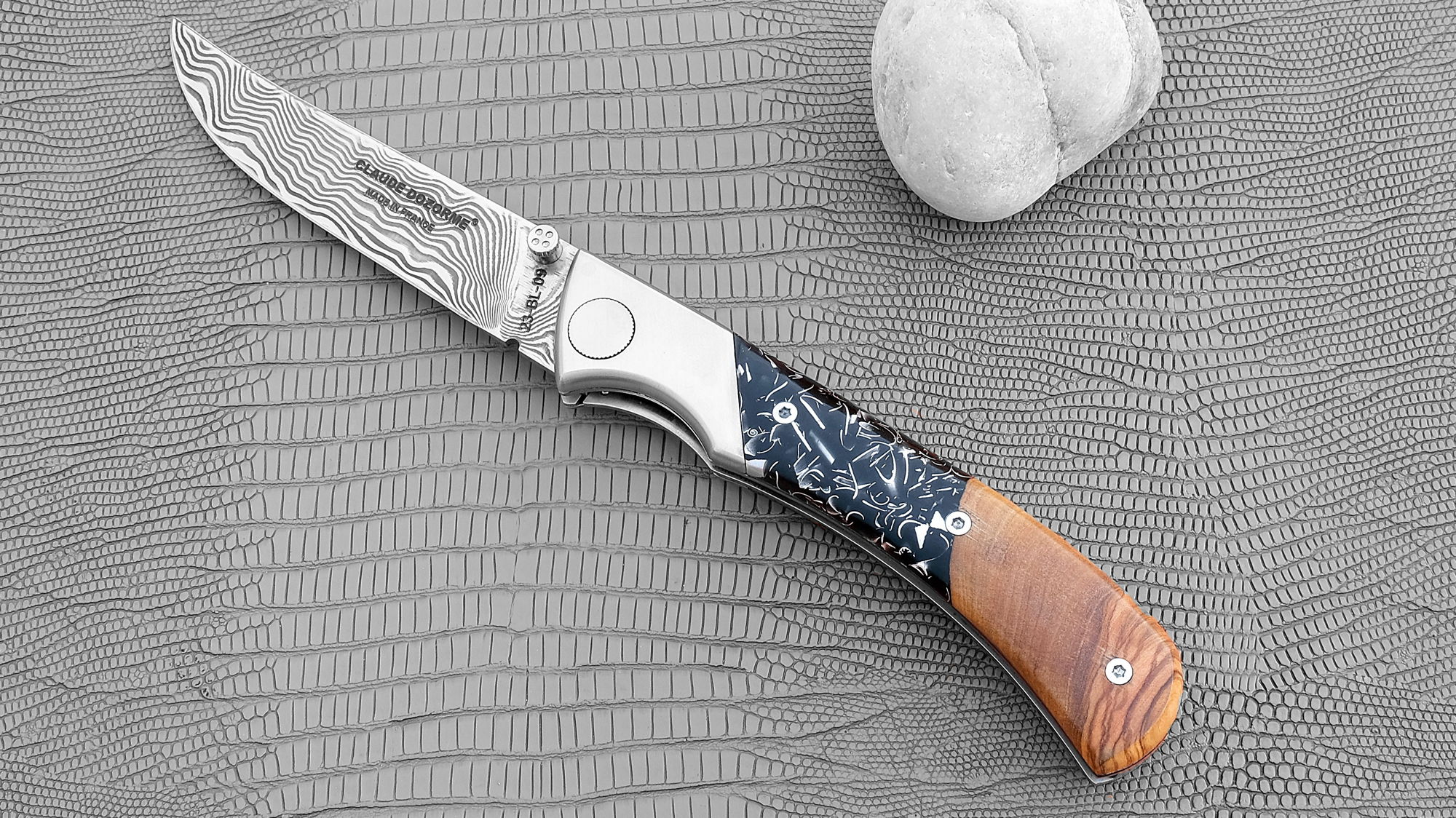 Original laguiole - Jagdmesser Claude Dozorme, Edition MORLOS 25, Hybrid-Holz, Damast, brosse