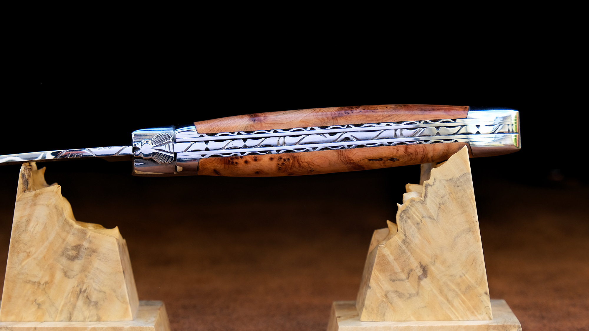 Taschenmesser Laguiole en Aubrac, double platines, brillant, Wacholder - Wacholder Laguiole Messer - Duftendes, zähes Nadelholz mit natürlicher Schönheit Taschenmesser - Handmade in France