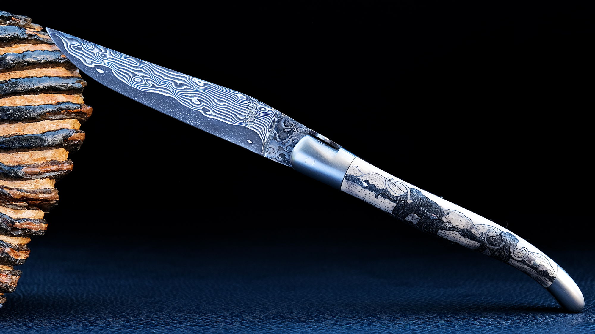 Laguiole-Taschenmesser David Dauvillaire, SCRIMSHAW MAMMUT, tripple Platines, brosse Laguiole-Taschenmesser David Dauvillaire, SCRIMSHAW MAMMUT, tripple Platines, brosse