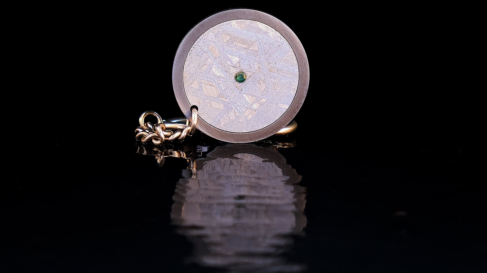 Original laguiole - Meteoriten-Schlüsselanhänger mit Muoninalusta-Meteoriten, Smaragd und Kette aus Silber