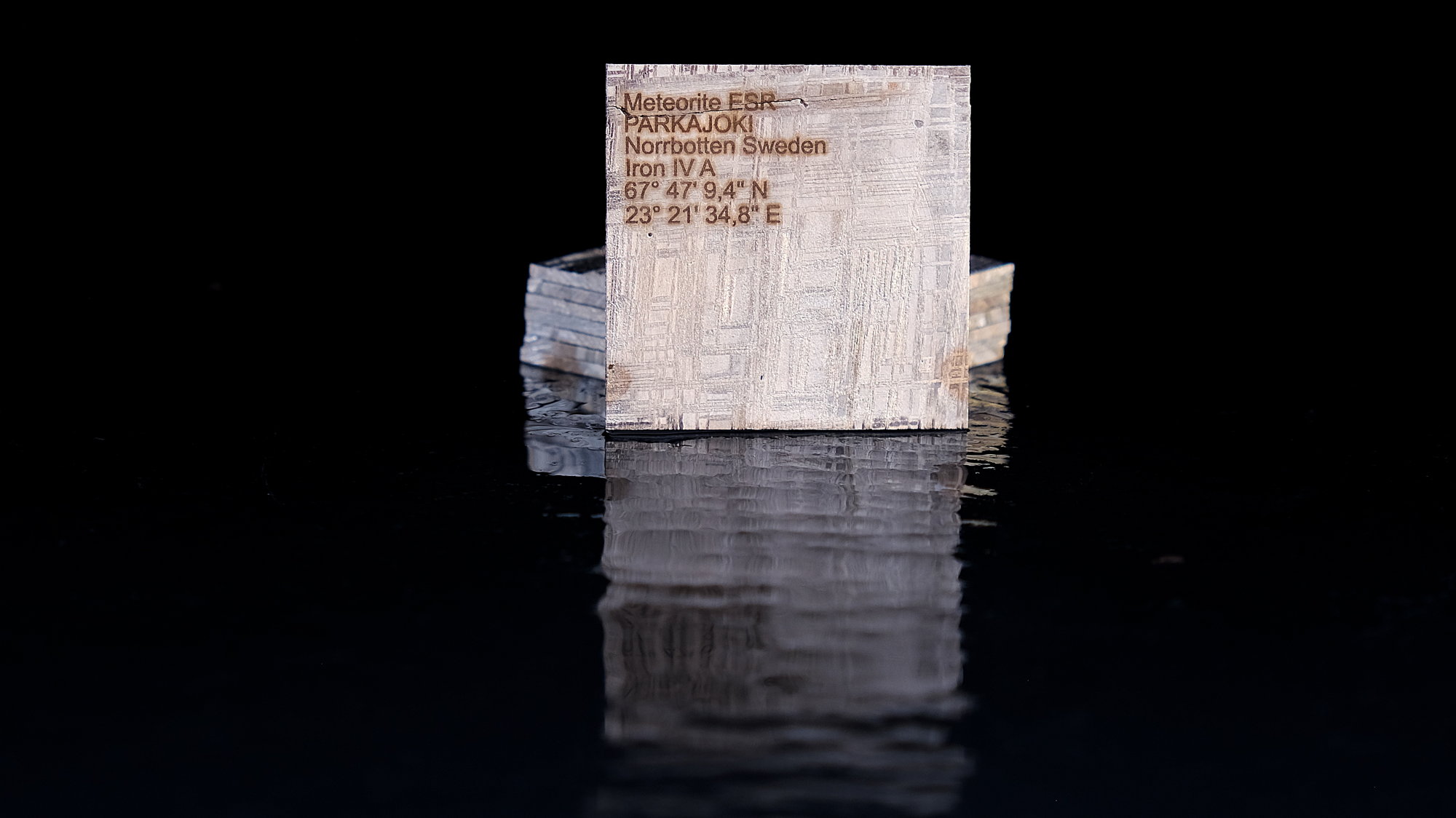 Original laguiole - Meteoritenplättchen 35 x 35 x 1 mm von Parkajoki-Meteoriten