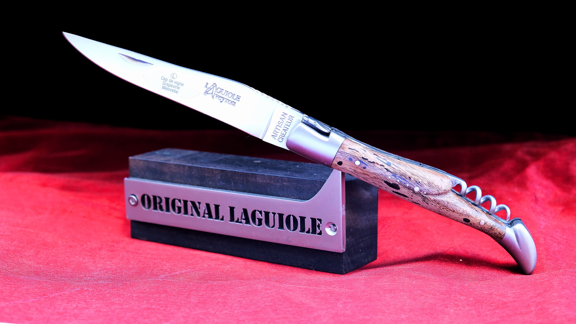 Original laguiole - Taschenmesser Laguiole Aveyron, guillochierte Platine, Brosse, Rebstock mit Korkenzieher