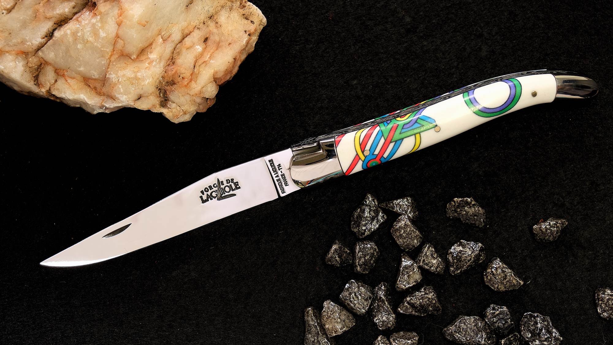 Taschenmesser Forge de Laguiole Edition SEIZE ALTAIR, Acryl, guillochierte Biene, brillant, 11 cm Taschenmesser - Handmade in France