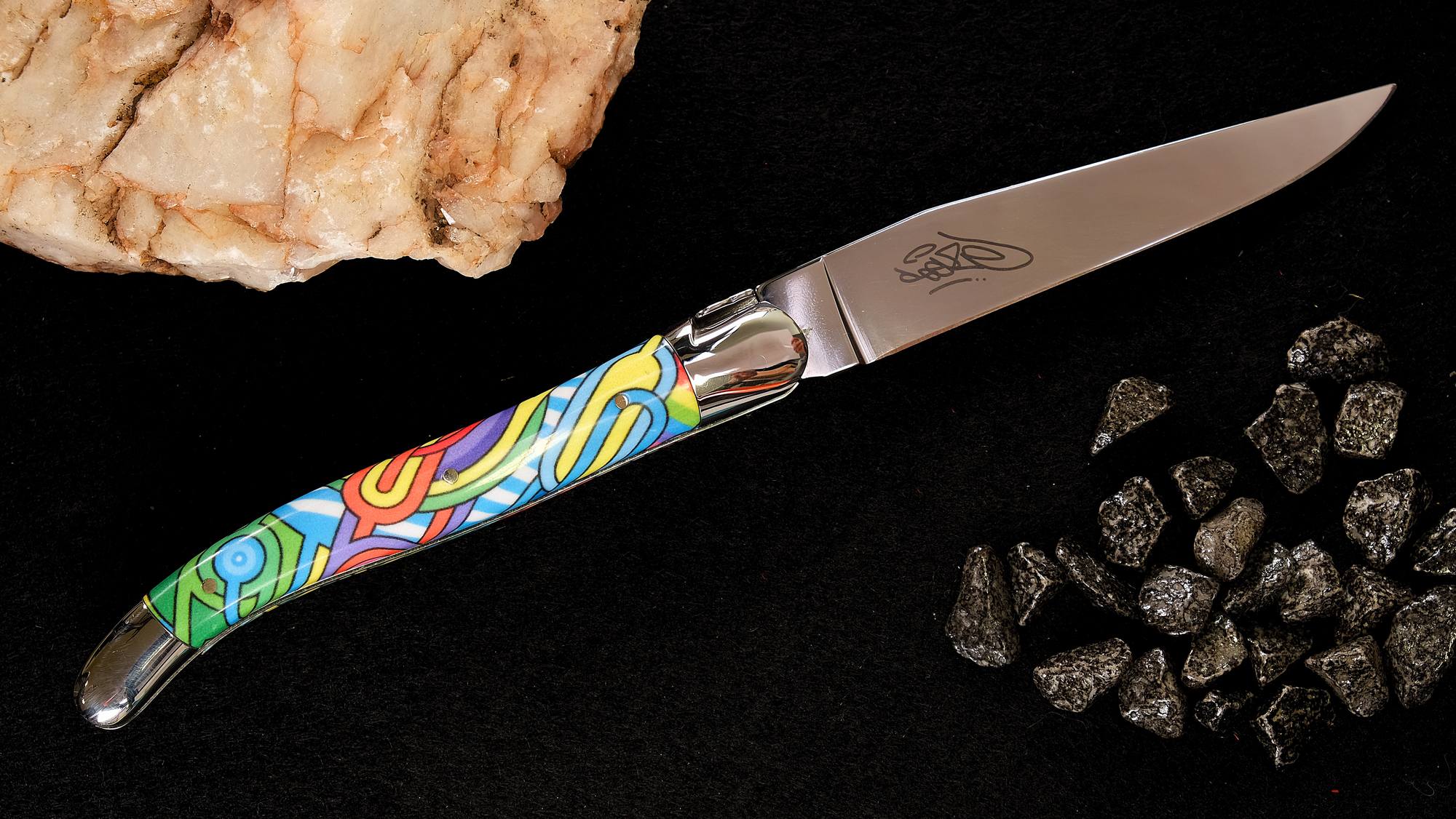 Taschenmesser Forge de Laguiole Edition SEIZE ANTARES, Acryl, guillochierte Biene, brillant, 11 cm Taschenmesser - Handmade in France