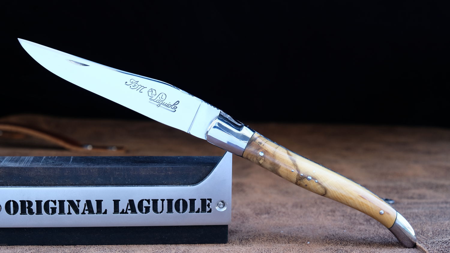 Original laguiole - Taschenmesser Laguiole du Barry, Edition BURAL 04, Buchsbaum, brillant, double platines