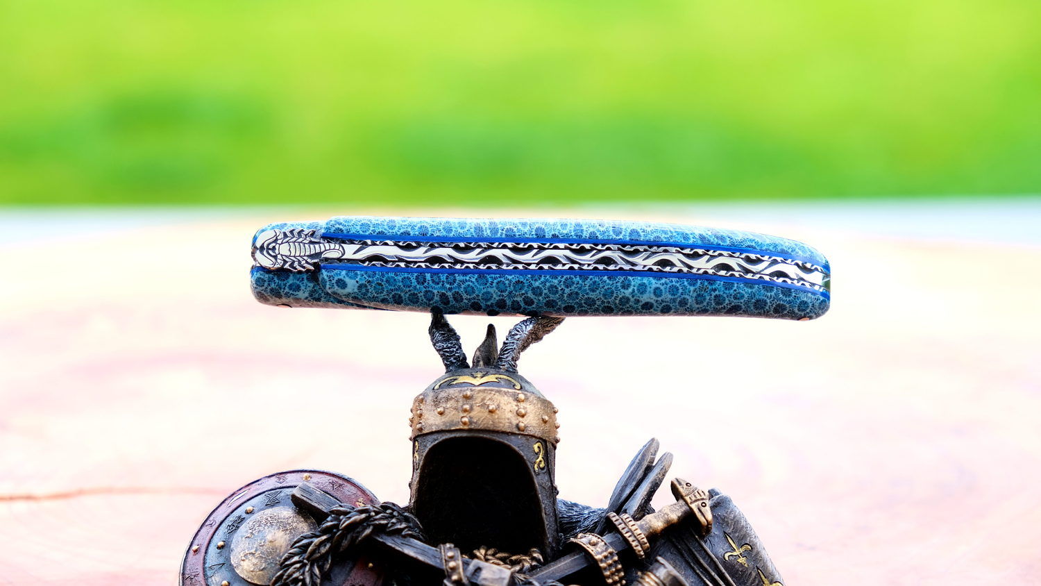 Taschenmesser Laguiole du Barry, Edition Scorpion, versteinerte Koralle blau, brillant
