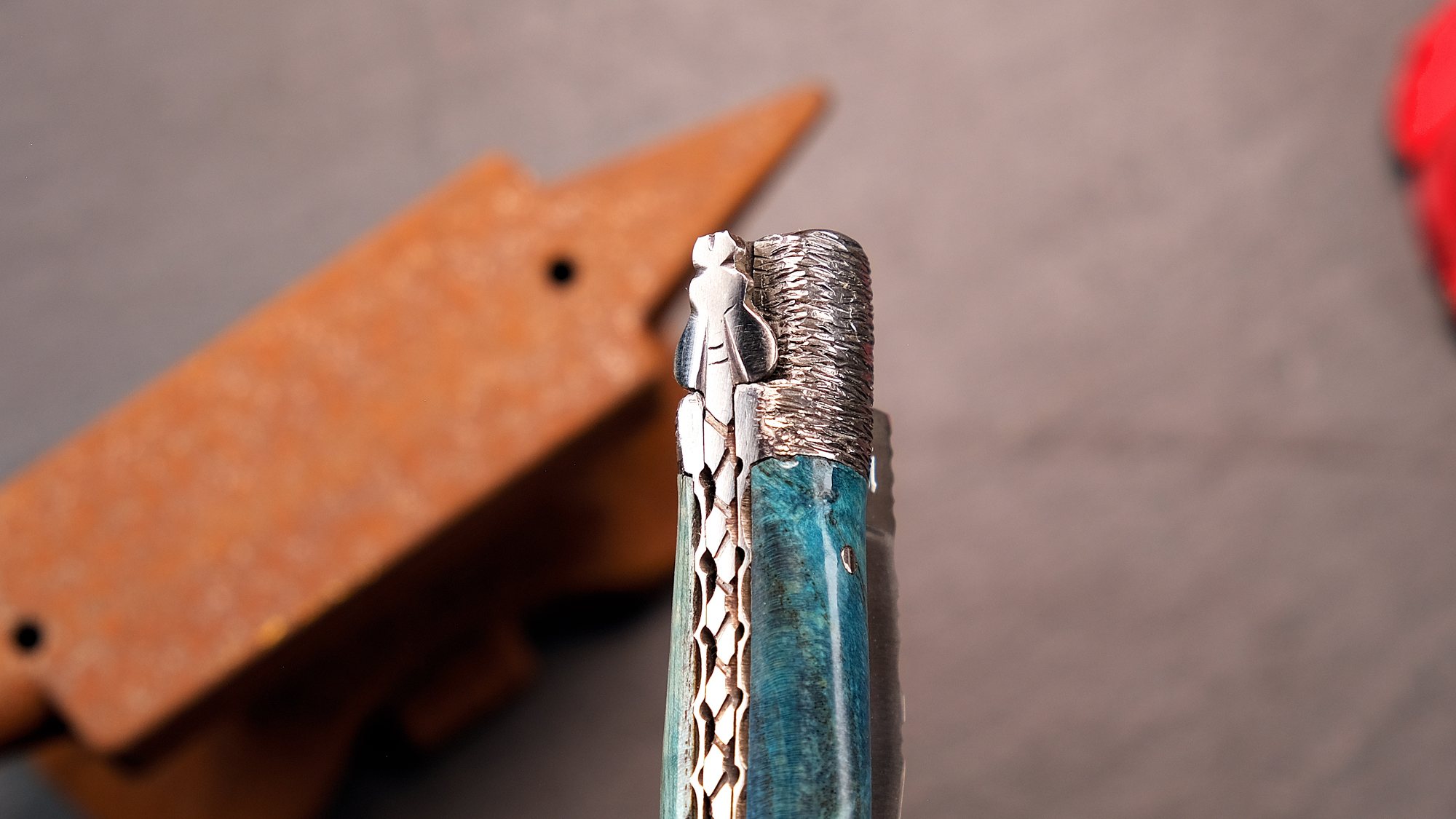 UNIKAT: Taschenmesser Laguiole du Barry, Edition BARRYLOS 46, Esche, brosse, guillochierte Biene Taschenmesser - Handmade in France