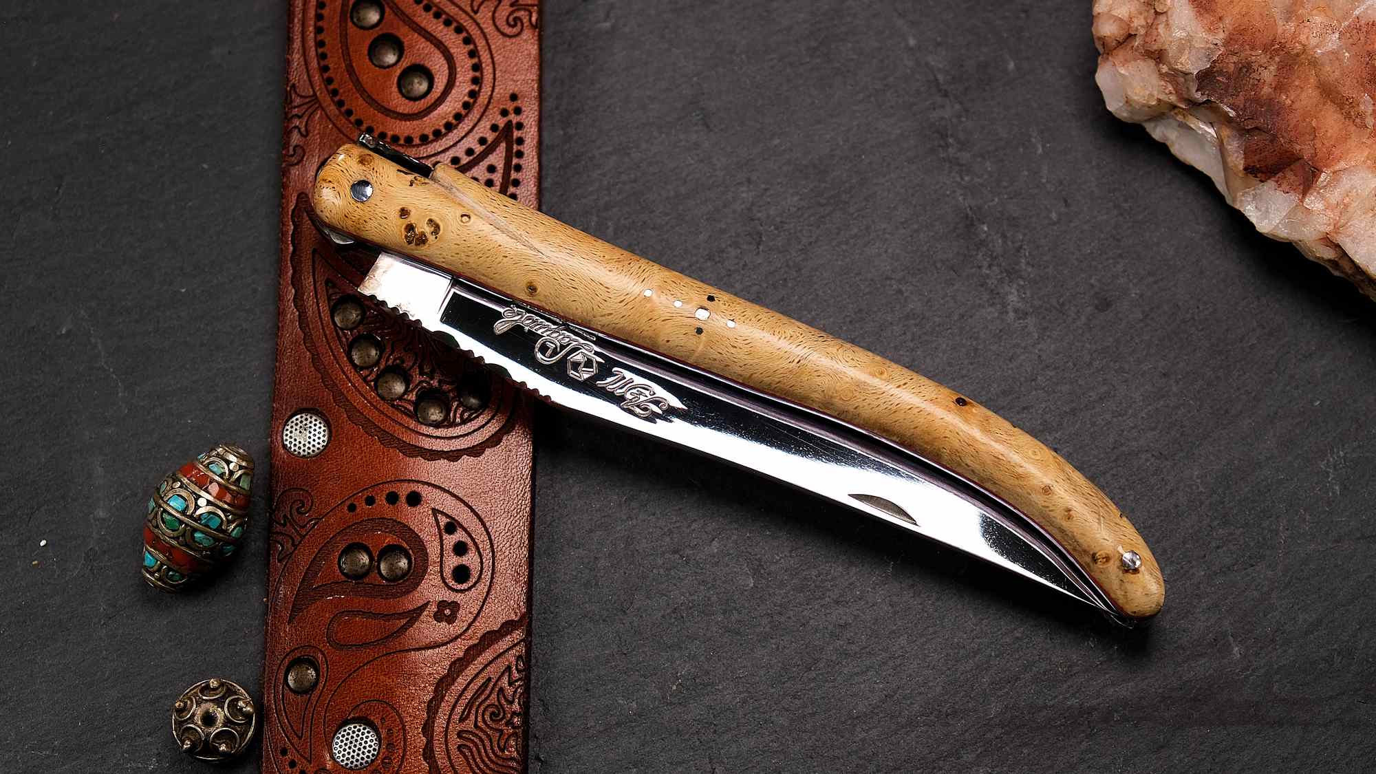 UNIKAT: Taschenmesser Laguiole du Barry, Edition BARRYLOS 52, 14 cm, Esche, brillant, guillochierte Biene Taschenmesser - Handmade in France