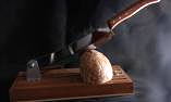 Claude Dozorme Laguiole Brotschneider Ansicht 1