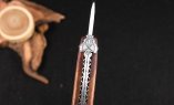 HALBUNIKAT: Laguiole Taschenmesser Mickael Ginisty, Edition JARES 10, Amboina, brosse, guillochierte Biene, plein Ansicht 1