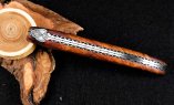 HALBUNIKAT: Laguiole Taschenmesser Mickael Ginisty, Edition JARES 10, Amboina, brosse, guillochierte Biene, plein Ansicht 4