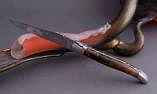 Taschenmesser Laguiole en Aubrac, guillochierte Biene, Brosse, Nussbaumwurzel Ansicht 1