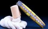 Laguiole-Taschenmesser Jean-Michel Cayron, Edition SNOW LEOPARD, Buche, guillochierte Biene Ansicht 1