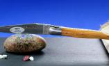 Taschenmesser Laguiole en Aubrac, guillochierte Biene, brosse, Olivenholz, HUMMEL 2 Ansicht 1