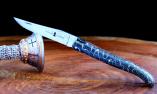 Taschenmesser Laguiole Chevalier, Edition Gawain, Fire Knight, Damast, Koralle, schwarz/blau, brosse, Plein, double platines Ansicht 1