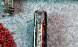 Taschenmesser Laguiole en Aubrac, Edition FLYING KNIGHT 02, Pappelholz, guillochierte Biene, brosse Ansicht 1