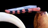 Taschenmesser Laguiole en Aubrac, Edition MOSAIKO 05, guillochierte Biene, brosse, Plein, Intarsien-Griff Ansicht 1