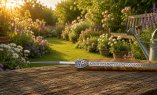 Taschenmesser Laguiole en Aubrac, Edition Secret Garden PRIMROSE, Olivenholz, guillochierte Biene, brosse Ansicht 4