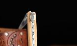 Taschenmesser Laguiole en Aubrac, Edition SCHLANGENBIENE, Olivenholz, plein, brosse, guillochierte Biene Ansicht 1