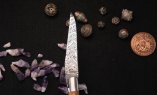 Taschenmesser Laguiole en Aubrac, Teakholz, Damast, guillochierte Biene, brosse Ansicht 3