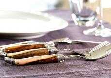 Laguiole-Besteckset 4-teilig, Goyon-Chazeau, Edition ART DE LUXE, 2-farbige Pistazie, brillant Taschenmesser - Handmade in France