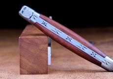 Halb-UNIKAT: Taschenmesser Laguiole David Dauvillaire, Edition Spirit of St. Louis 01, Mahagoni, guillochierte Biene, brosse Taschenmesser - Handmade in France