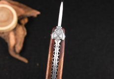 HALBUNIKAT: Laguiole Taschenmesser Mickael Ginisty, Edition JARES 10, Amboina, brosse, guillochierte Biene, plein