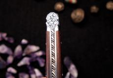 HALBUNIKAT: Laguiole Taschenmesser Mickael Ginisty, Edition JARES 08, Carbonfaser, brosse, guillochierte Biene