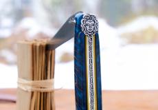 Laguiole-Taschenmesser Jean-Michel Cayron, Edition MEDUZA, Tannenzapfen, guillochierte Biene Taschenmesser - Handmade in France