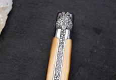 Laguiole Taschenmesser Mickael Ginisty, Edition: 5 BEAUTIES 45d, Mammutstoßzahn, Korkenzieher, brosse, guillochierte Biene, Damast