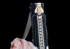 Taschenmesser Chevalier Laguiole, Edition AREC 02, Horn/Warzenschwein, brosse, Plein, double Platines, Diamanten/Gold - Warzenschweinstoßzahn Taschenmesser - Handmade in France