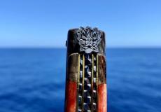 Taschenmesser Chevalier Laguiole, Edition HEPHASTIOS, Pappelholz, brosse, Plein, double Platines - Pappelholz Laguiole Messer - Helles, leichtes Edelholz mit lebendiger Maserung Taschenmesser - Handmade in France