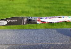 Taschenmesser Laguiole en Aubrac Arlequin, guillochierte Biene, brillant - Joghurtbecher (Recycling) Taschenmesser - Handmade in France