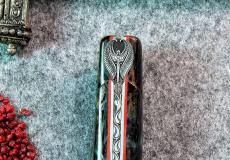 Taschenmesser Laguiole en Aubrac, Edition FLYING KNIGHT 02, Pappelholz, guillochierte Biene, brosse