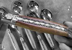 Taschenmesser Laguiole en Aubrac, Edition TRAUBE, Rebstockholz, Double Platines, brillant