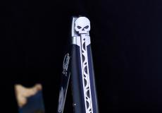Taschenmesser Laguiole Honore Durand, Edition TOTENKOPF, guillochierte Biene, Ebenholz, brosse